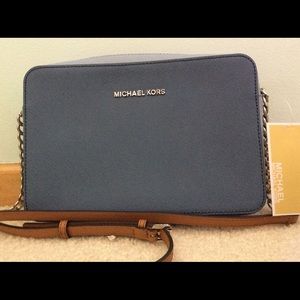 Michael Kors Jet Set Travel Crossbody